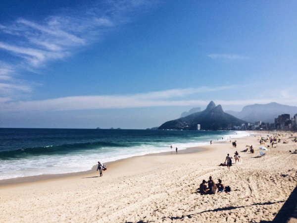 Où trouver les meilleures écoles de samba ouvertes aux touristes avant le Carnaval de Rio ?